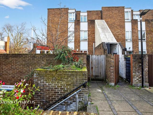 Flat for sale in Camberwell, Greater London