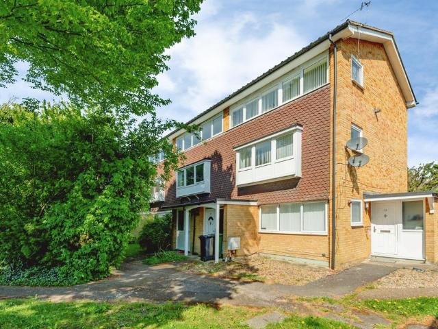 Flat for sale in Red Hill, Surrey