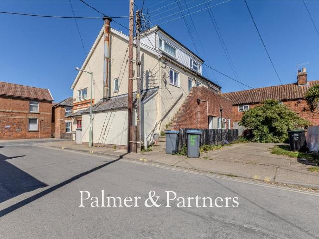 Flat for sale in Eastbridge, Suffolk