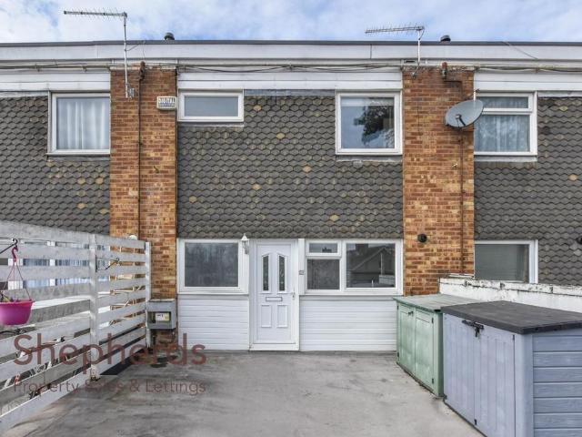 Flat for sale in Broxbourne, Hertfordshire