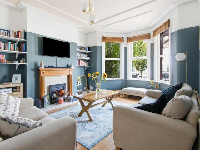 Flat for sale in Noel Park, Greater London