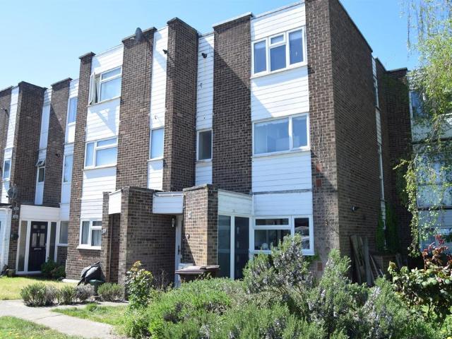 Flat for sale in Chelmsford, Essex