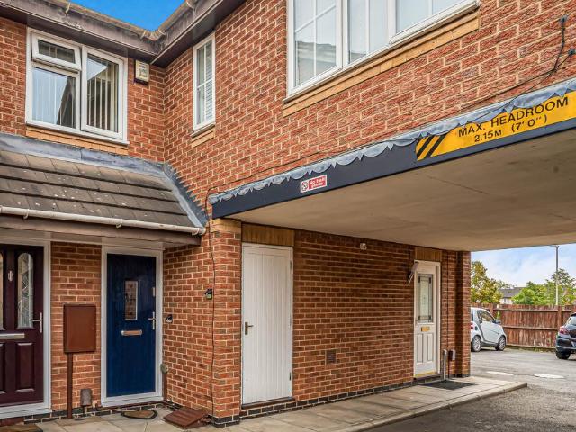 Flat for sale in Kirby Frith, Old Wharf