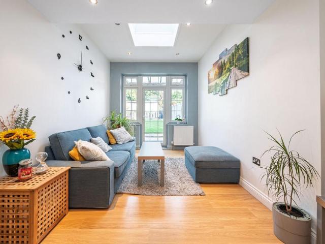 Flat for sale in London Borough of Barnet, Greater London