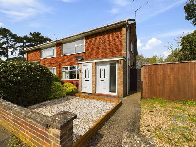 Flat for sale in Kingsthorpe, Northamptonshire