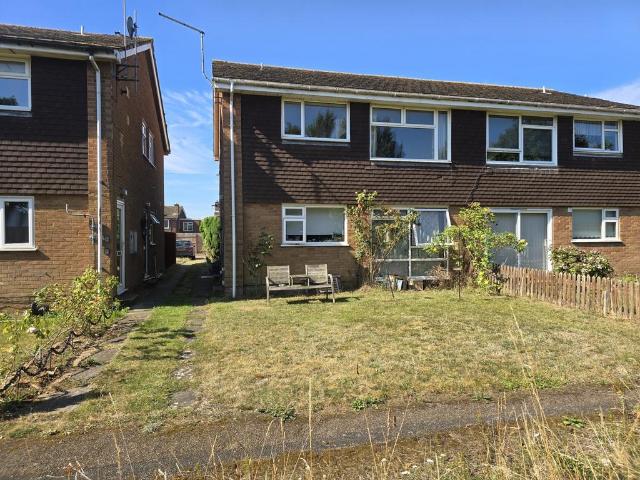 Flat for sale in Northampton, Northamptonshire