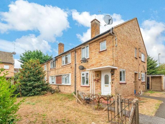 Flat for sale in Iver, Iver Heath