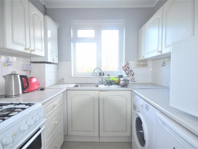 Flat for sale in Hainault, Greater London
