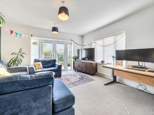 Flat for sale in Hockerill, East Hertfordshire