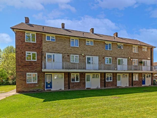 Flat for sale in Five Acres, Hertfordshire