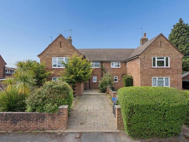 Flat for sale in Iver, Iver Heath