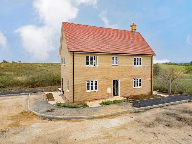Flat for sale in Priors Hall Park, Weldon