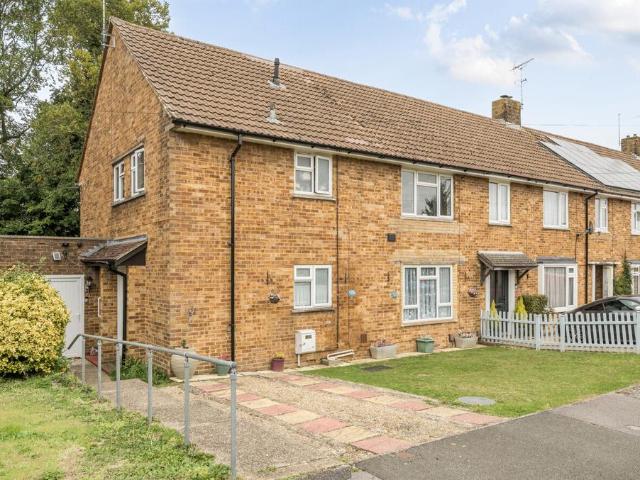 Flat for sale in Weeke, Harestock