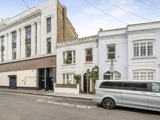 Flat for sale in Fulham, Isle Of Man