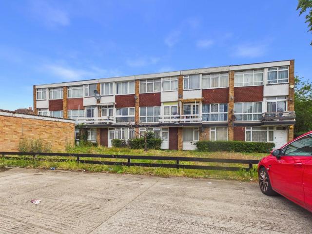 Flat for sale in Slough