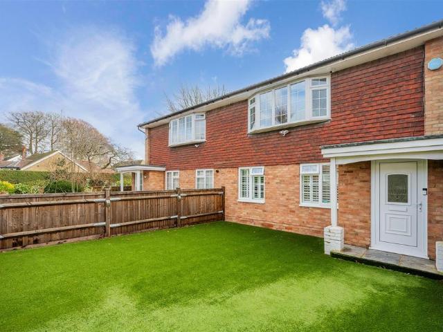 Flat for sale in Nork, Red Hill