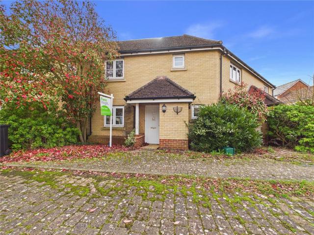 Flat for sale in Chipping Hill, Essex