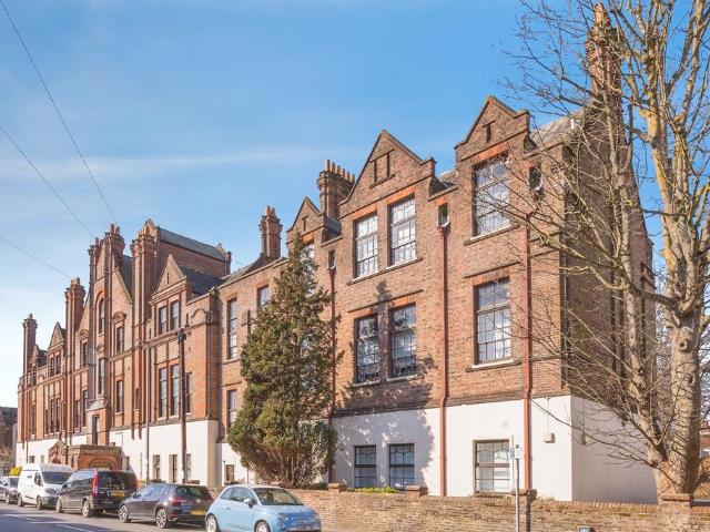 Flat for sale in Fratton, City Of Portsmouth