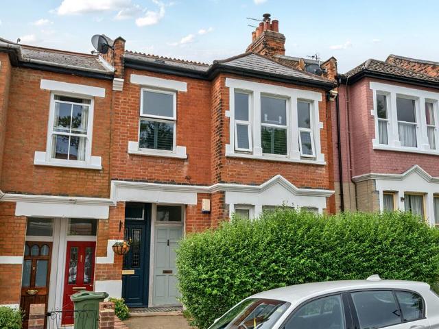 Flat for sale in West Norwood, Greater London