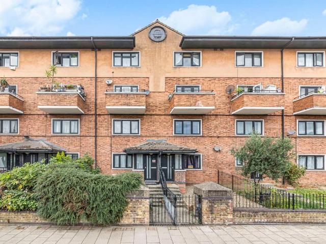 Flat for sale in Islington, Cat Hill