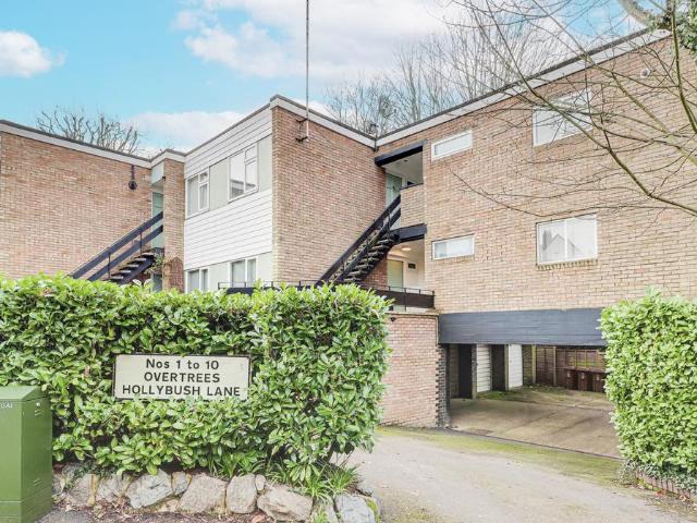 Flat for sale in Roundwood, Five Acres