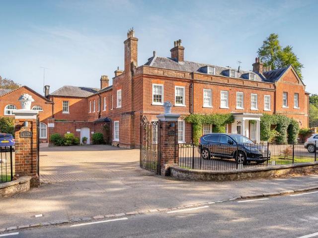 Flat for sale in Warfield, Newell Green