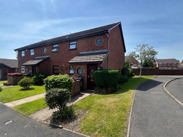 Flat for sale in New Invention, West Midlands