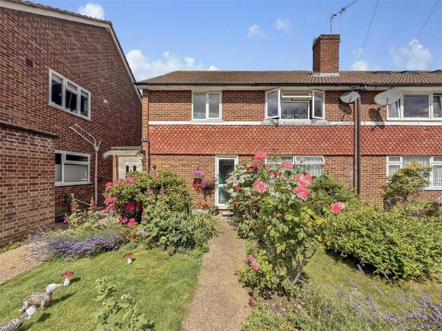 Flat for sale in Whitton, Greater London