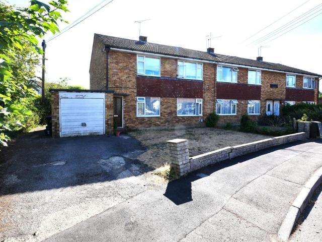 Flat for sale in Broxbourne, Hertfordshire