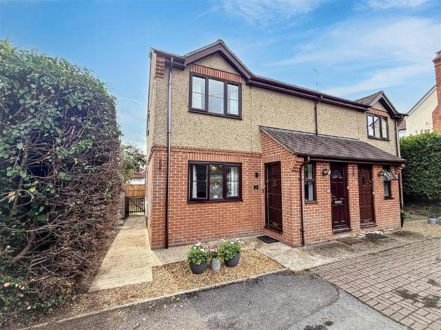 Flat for sale in Berrick Salome, Oxfordshire