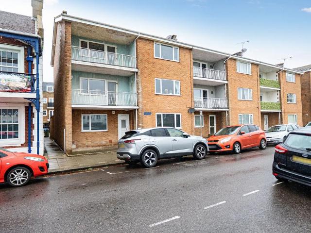 Flat for sale in Bognor Regis, Arun