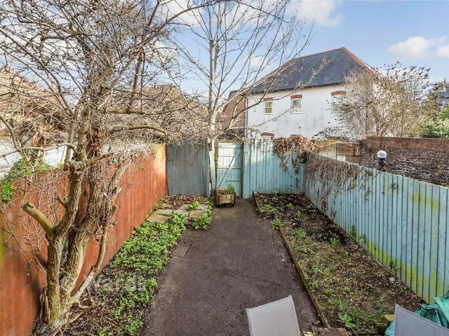 Flat for sale in Margate Old Town, Acol