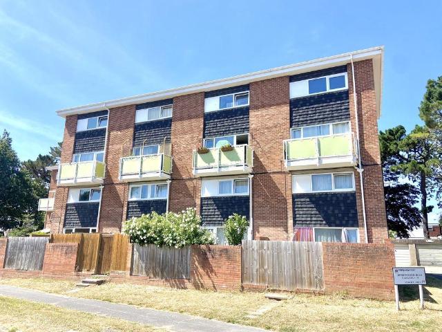 Flat for sale in Fareham, Hampshire