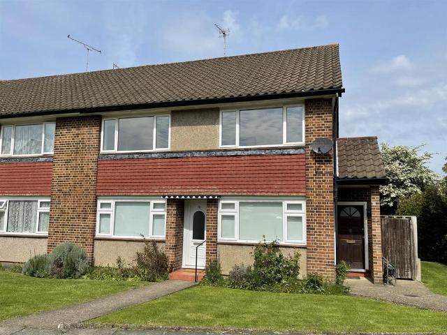 Flat for sale in Elstree and Borehamwood, Borehamwood