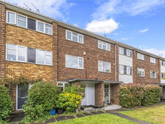 Flat for sale in St Margarets, Greater London