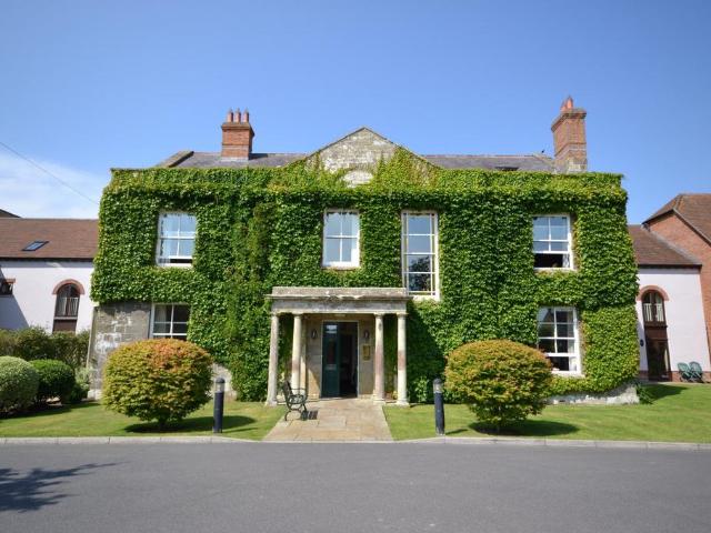 Flat for sale in Motcombe