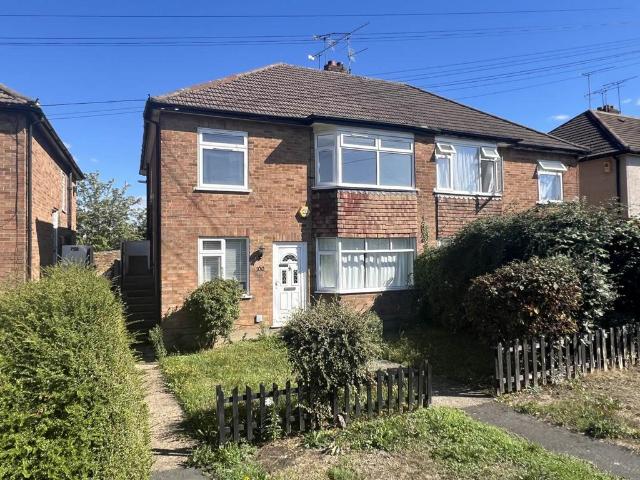 Flat for sale in Pilgrims' Hatch, Navestock Side