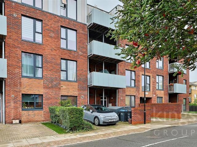 Flat for sale in Carterhatch, Greater London