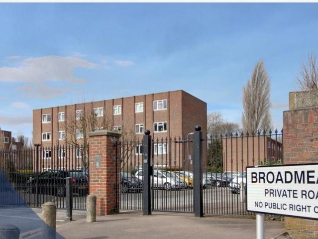 Flat for sale in Kings Hill, Colliers End