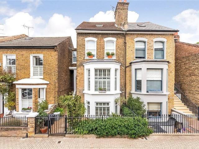 Flat for sale in London Borough of Wandsworth, Greater London