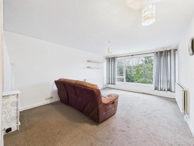 Flat for sale in Beckenham, Greater London