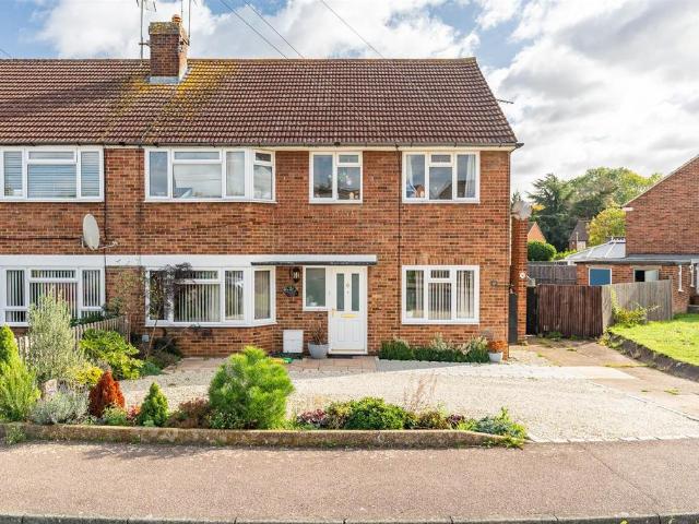 Flat for sale in Hertford, Colliers End