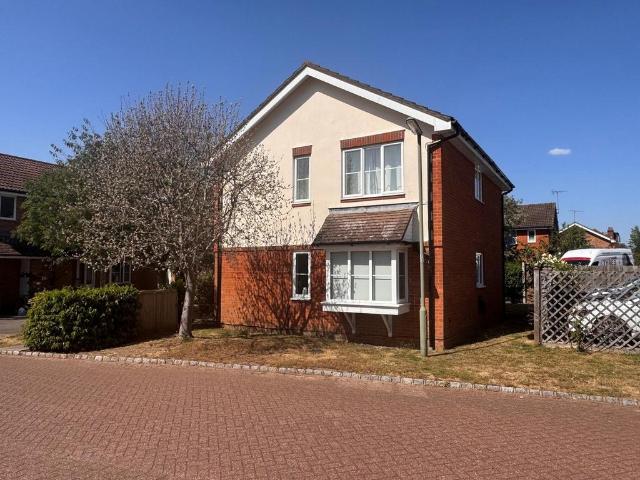 Flat for sale in Blackhills, Surrey