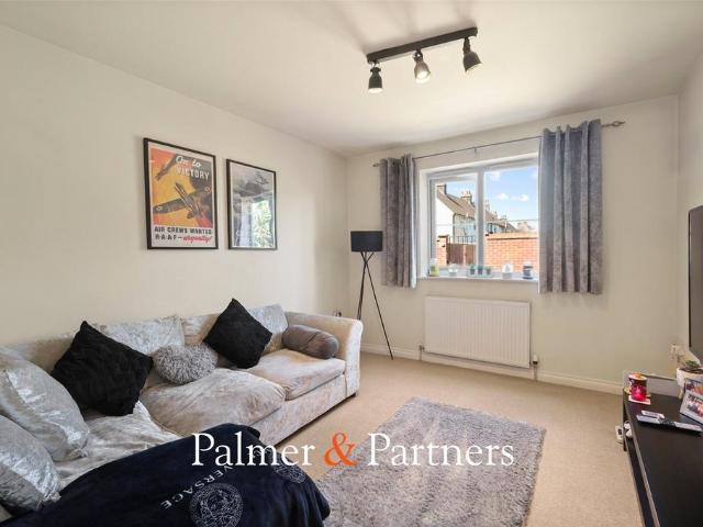 Flat for sale in Fordham Heath, Essex