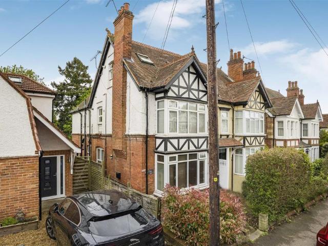 Flat for sale in Reading