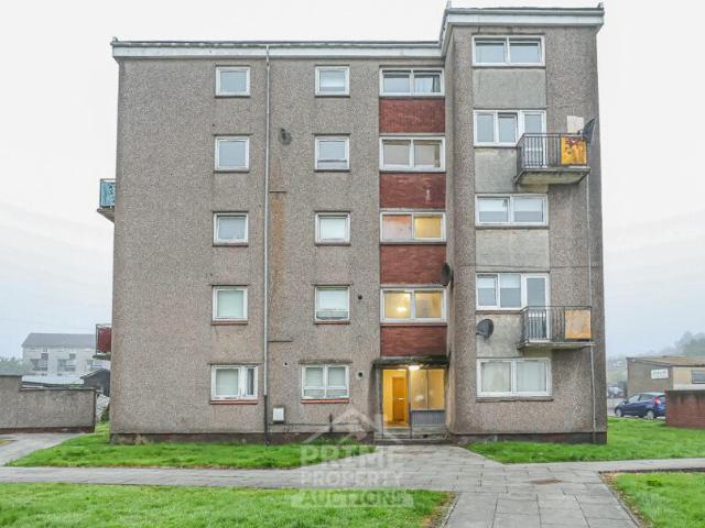 Flat for sale in Alexandria, Scotland