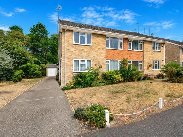 Flat for sale in Winkfield