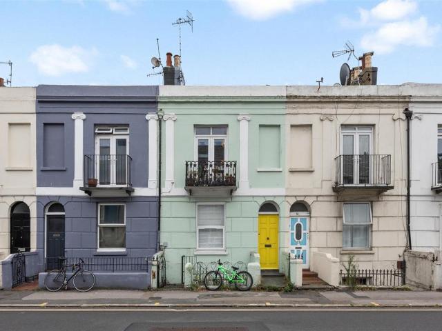 Flat for sale in Round Hill, Brighton & Hove