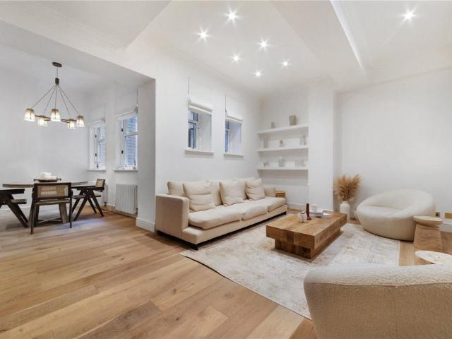 Flat for sale in East Marylebone, Mayfair