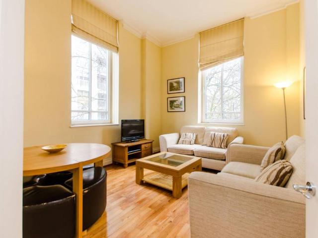 Flat for sale in Westminster, Greater London